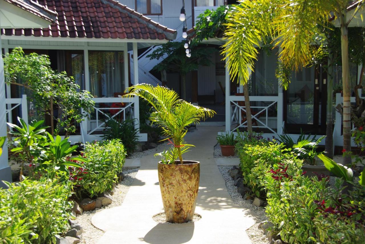 The High Dive Gili Gede By Ultimate Resorts 外观 照片