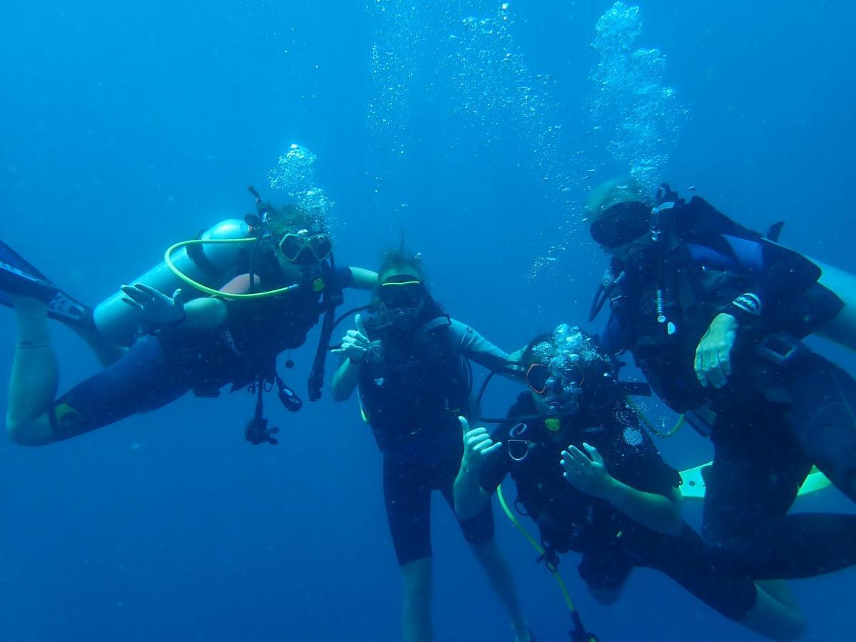 The High Dive Gili Gede By Ultimate Resorts 外观 照片